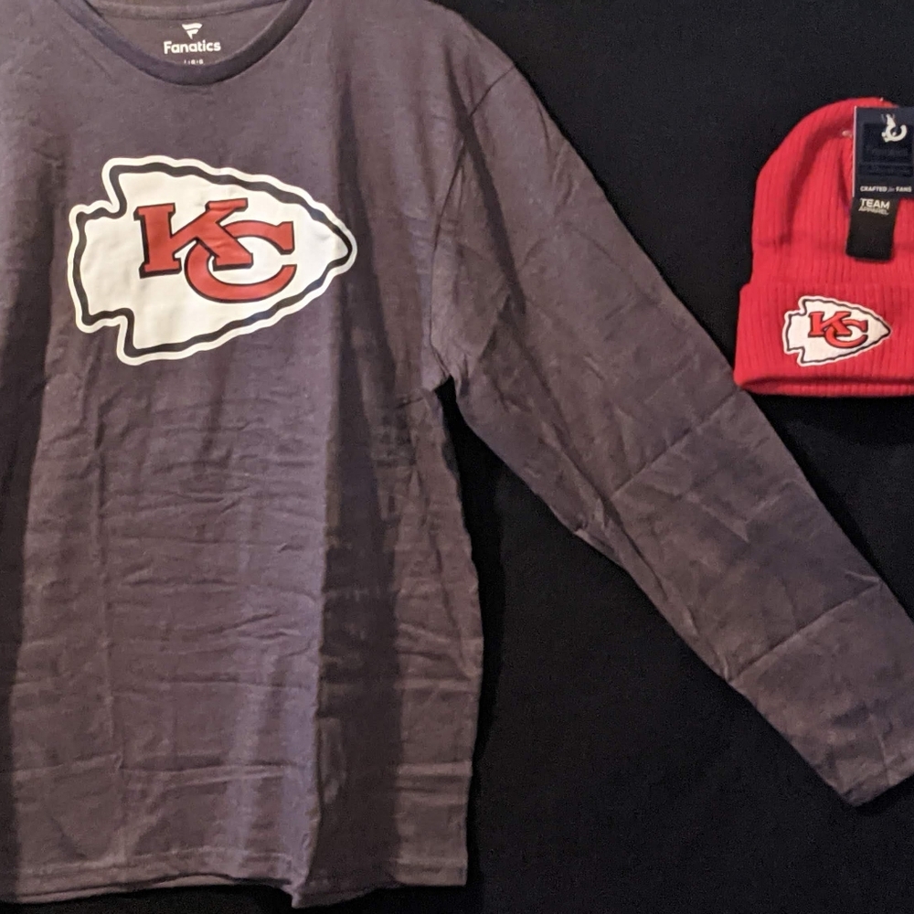 Chiefs Fanatics Long Sleeve and Skull Cap combo Size: 2XLarge
